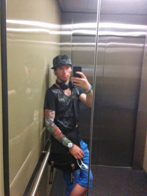 kanozeroz's profile picture. I am me. There is no one who could be as perfect at the job as I am. Sure, it's a roller coaster. But it's one hell of a bloody ride!