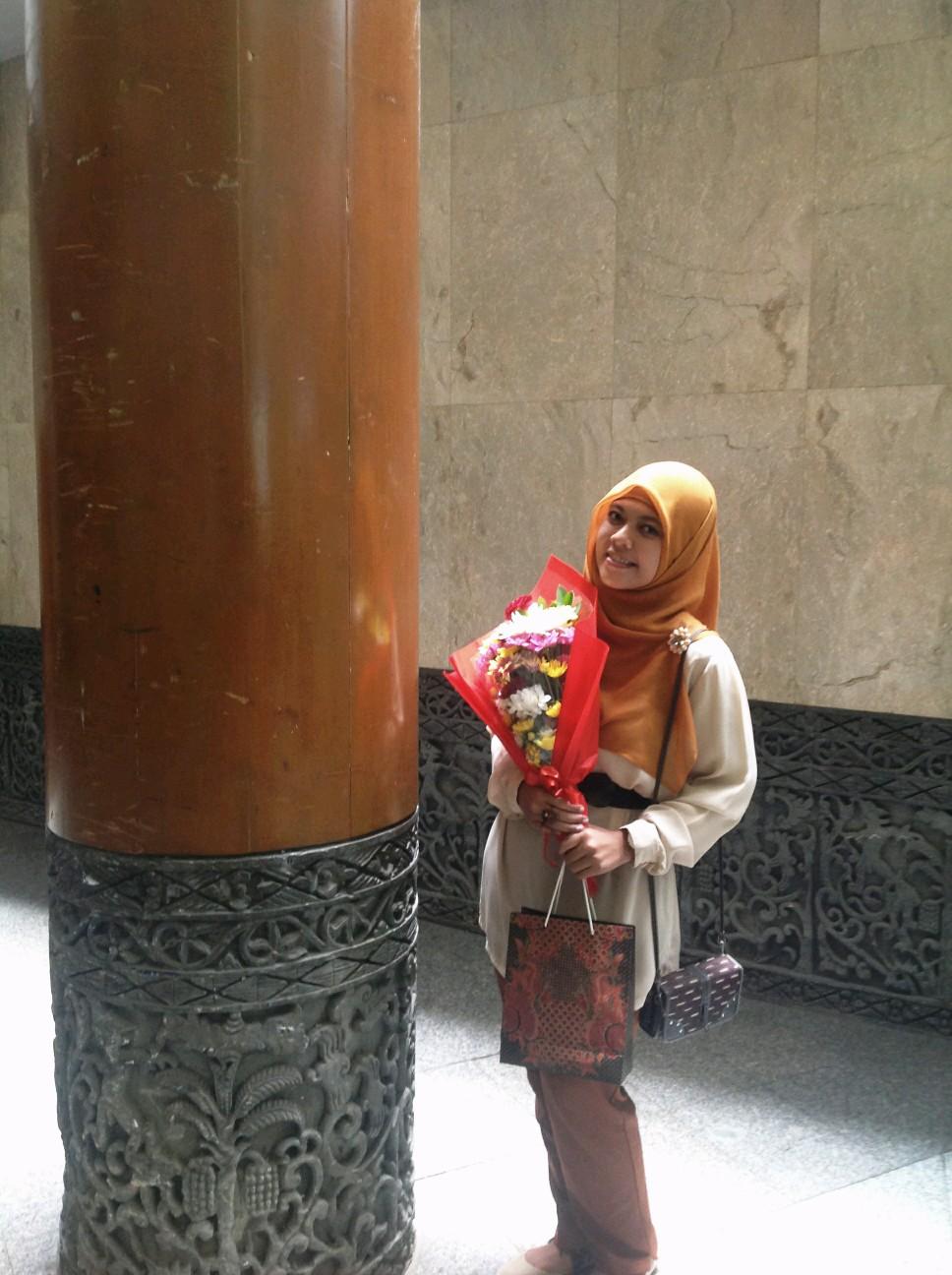 belajar sembari mengajar, nge-mc, dan jadi voice over talent :) | SastraIndonesiaUI'09 | @KelasPenyiar_ID batch 3