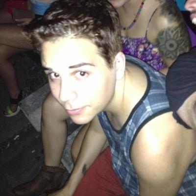 andrewfIieller's profile picture. i market the sh*t out of whole foods || 22 || dancer