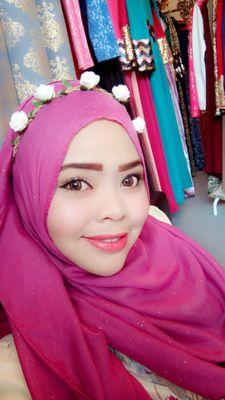 SophieZainol's profile picture. entah ekk , tak tahu nak cakap ape!  just nak cakap jangan batak sangat jer ✌