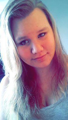 bakkeremmy's profile picture. life is like a piano.The white keys are happy things in life and the black are sad things....but you have to remember : whitout the black, you can't make music♥