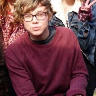 this is a free follow please rt the link if you havent already. thanks ily.