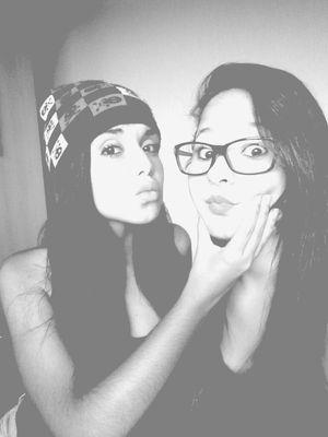 Então galera, eu e minha amiga não fazemos nada útil, então resolvemos criar o Totalmente 10necessário.