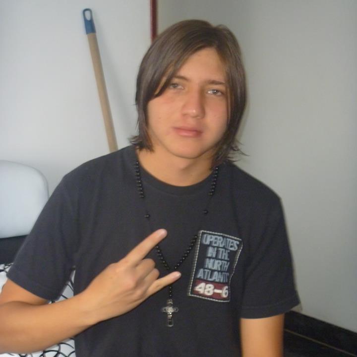 dormir . Musica(bullet for my valentines)a toda musik ooo yehaaaa