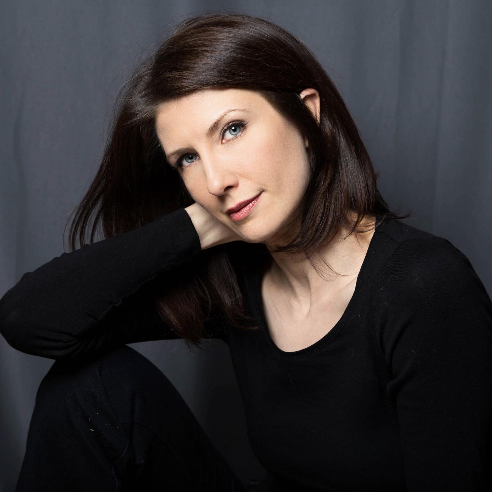 Photographer (seniors, family, kids), lives/loves CO, wife, mama, ex-New Yorker, mentor, Downton Abbey fan, Go FLYERS!