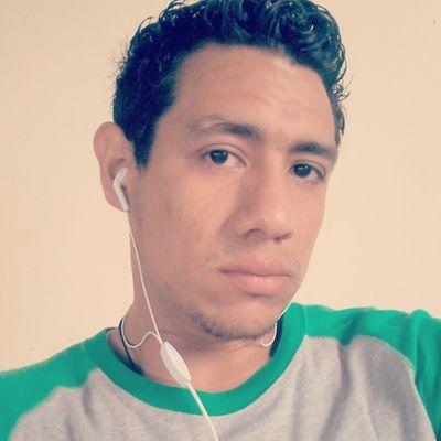 una persona sinriente y divertida, soñador, amante de las chicas divertidas