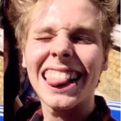 jsusi_follow's profile picture. follow @lukeslegs69 and rt https://t.co/FbUqJMhUrF