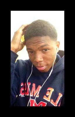 Yall know how I'm rocking The Young Finesser IG:its.only.mondrae Fb: Allstar Williams DHS#10 Follow Baçk
