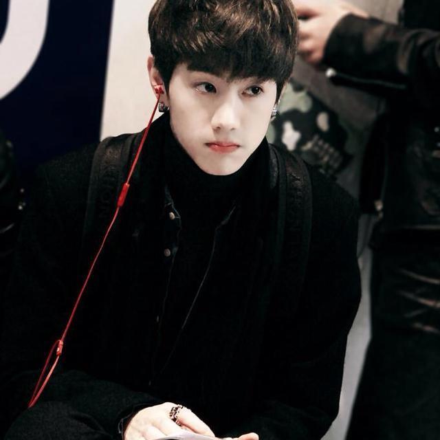 Touch the sky.  รอจินน้อยคัมแบคค .///.
