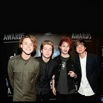 retweet last tweets because VOTING!!!