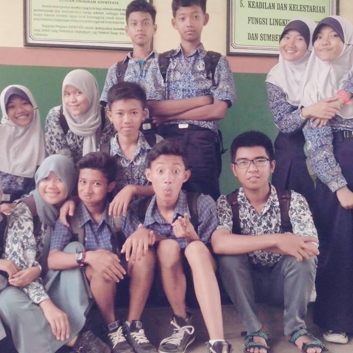Repastra(revolusi paskibra smk trimitra)
Anak lapangan 👮
Trimitra High school 😎
X C reguler 😎😊