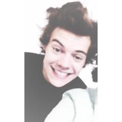 hey fam would you please follow @loustylesx? thank youuuu ☻