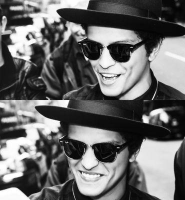 2marsandbaxk's profile picture. 