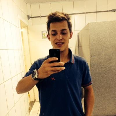A dias q o mundo ve só dor ve o escuro de perto sente na pele o frio pois sentiram o medo sentiram apior sensação q uma pessoa poderia sentir é a dr
