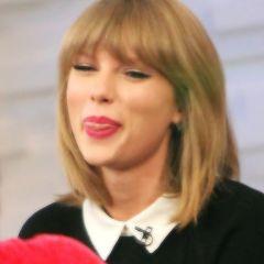 rt and quote #votetaylorswift #kca