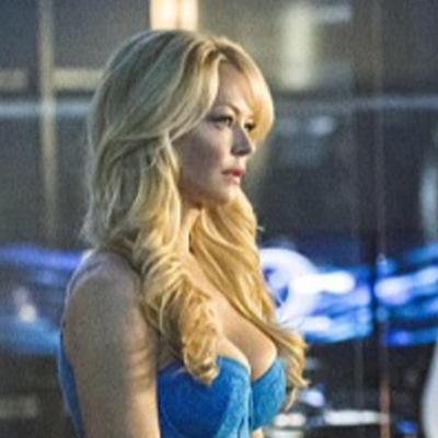 Hey, you wave that gun at me, fine. But dont you dare threaten my daughter. [Arrow • RP • #MamaSmoak ]