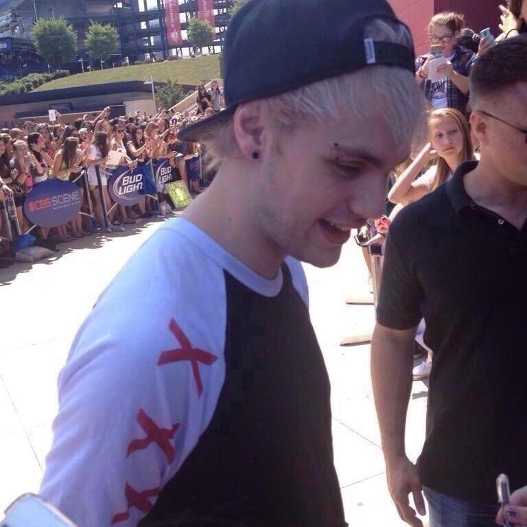 account dedicated to the most beautiful Michael girls in the world. Michael loves you angel❤️
