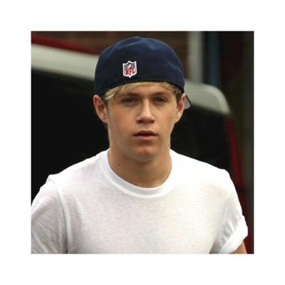 niall will follow you babe don't give up :)
