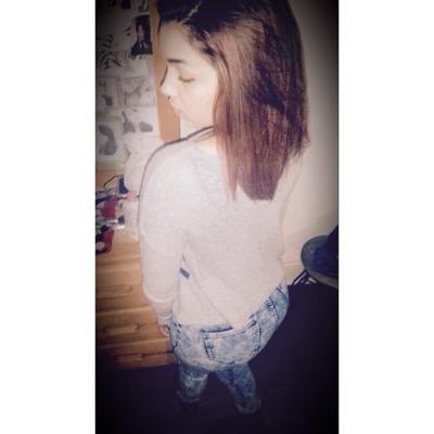My name lupita (: i follow back Im 18 and i love food im awesome