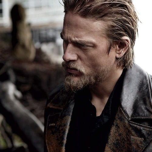 Get down on your knees when the King is in presence. #Dom #DMsOpen [Role play. 18+.] Serious RP only.