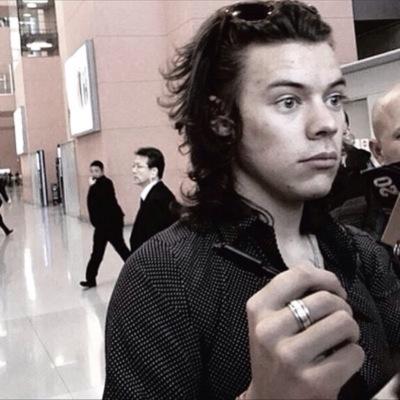 My world doesn't even know I exist || Dont judge a women by the number of her spam to her sunshine.