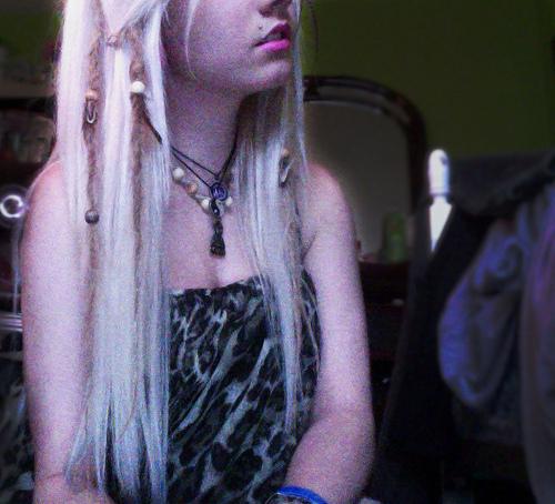 pipabernatluz3's profile picture. El amor eb cuan.o no respiras, cuando es absurdo, cuando echas de menos, cuando es bonito aunque este desafinado, cuando es locura