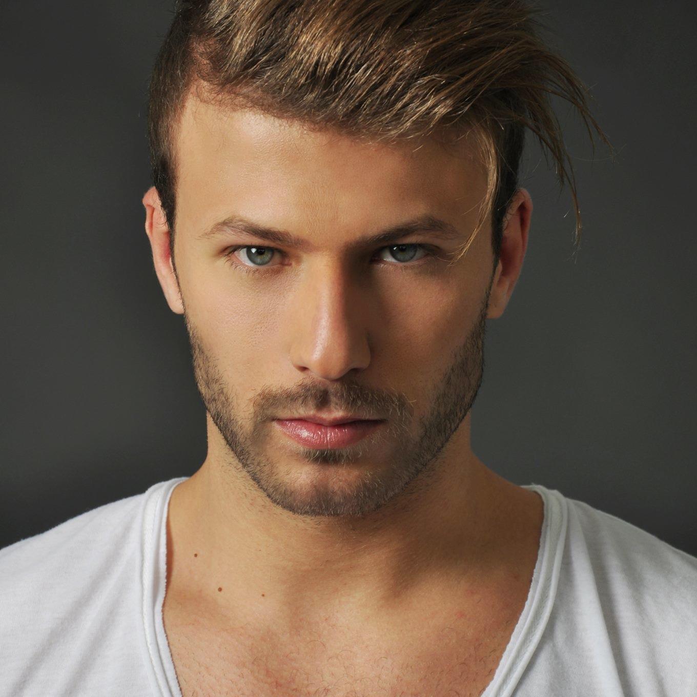 SofienMez's profile picture. Modelo @NEWICONMODELS 
Bailarín Hip hop - Breakdance , streetjazz.
Actor
Conductor , Tv host @sunchannel
Instagram @Sofienmez