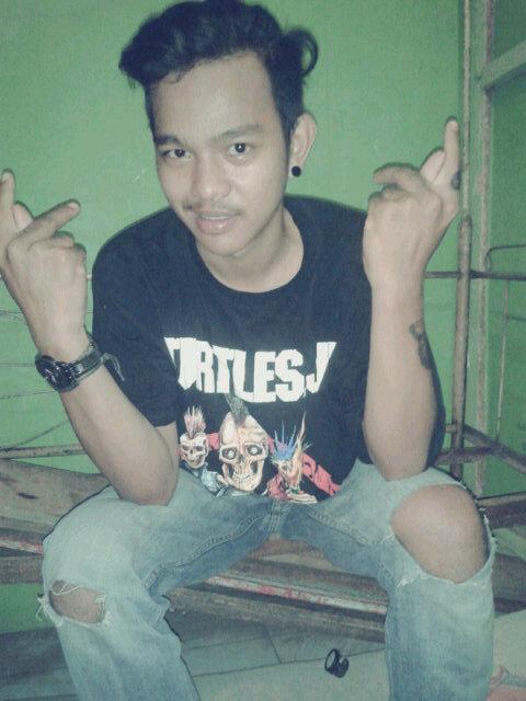 @riskarasdicha 14/m\☺| siapa bilang cowo bertatto tdk bisa sukses :@