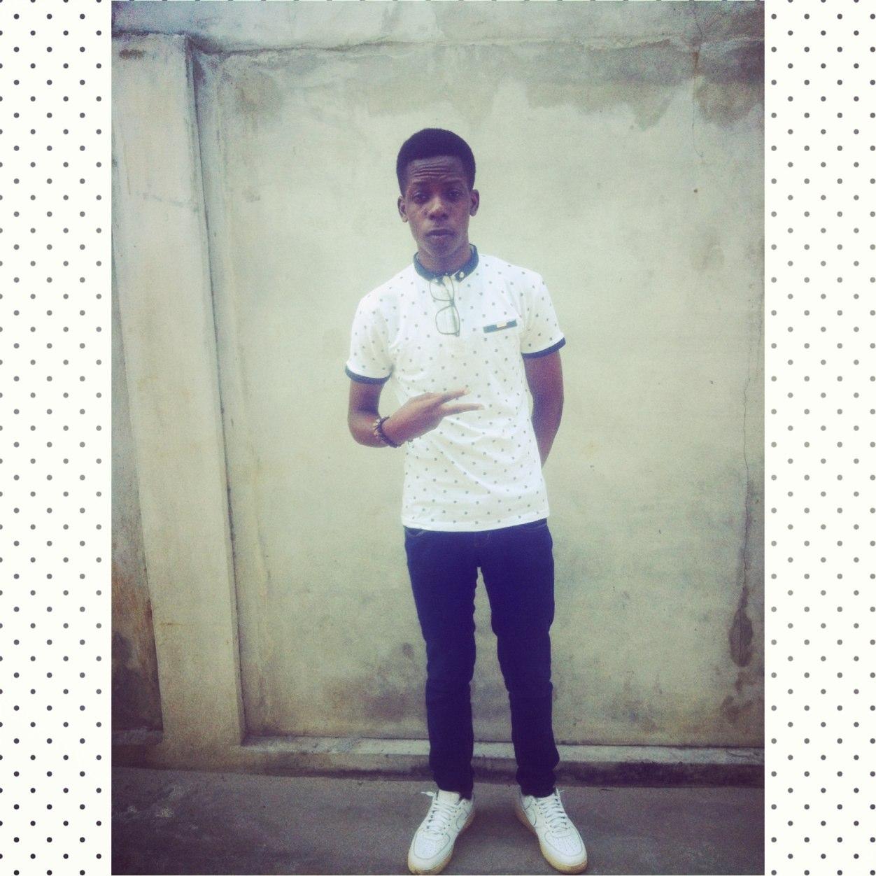 All i gat to sayis that am a cool nd easy going guy ,who loves meeting new people I love travelling ,dancing ,seeing movies nd lots more #omonaijatothecore