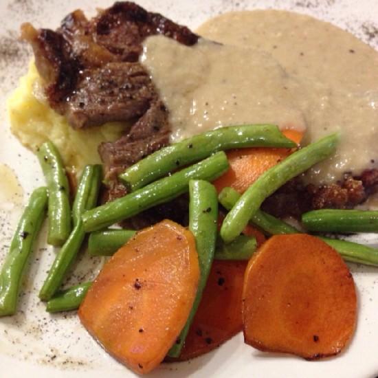 Steak Experts, comfortable, tasty and affordable, Delivery contact: 021-9753 4525