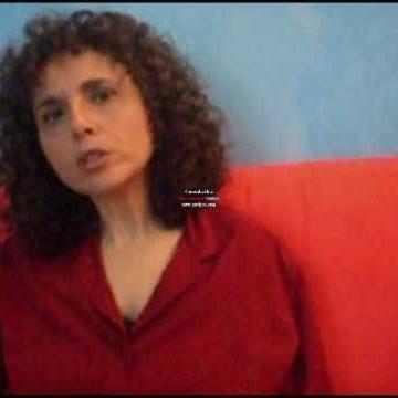 Scrittrice, giornalista de l'Unità, autrice della rubrica Liberi tutti, scrive di cultura, politica, attualità.