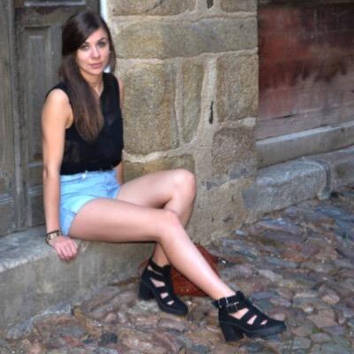 JuliePeyraud's profile picture. 