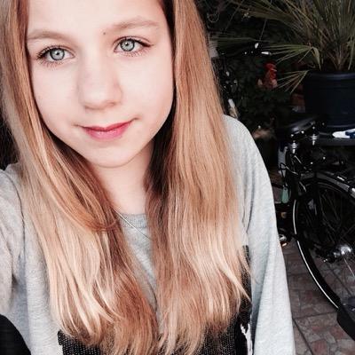 •stolzes bienchen  •bibinator •#shirizzlelicious •eines von vielen löwenkindern