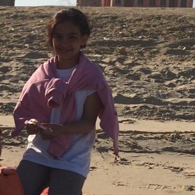 فكر كثيرآ قبل متابعتي حتما ستقرأ ما لايعجبكك .. فالاهتمامات هنا مضطربه والافكار غير مرتبه .. اعيش اللحظه واعشق الفرحه غامض لاني بسيط هذا اخر ماسمعته عني