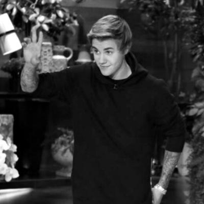 If you don't have a reason to smile then look up Justin Bieber he will be your reason.✨ justin,austin e madison follows.