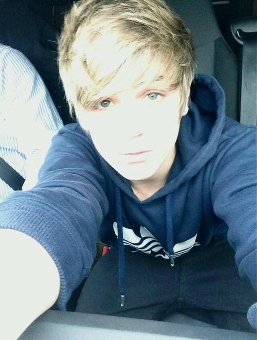 attack_on__levi's profile picture. i'm a 19 year old boy,Gay. Shy.I love BMTH , i also like to draw IDK what more to say so..uhm...yeah