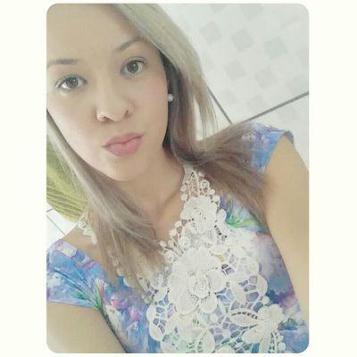Ela é um poço de qualidade e defeito, cada jeito nela é uma emoção.