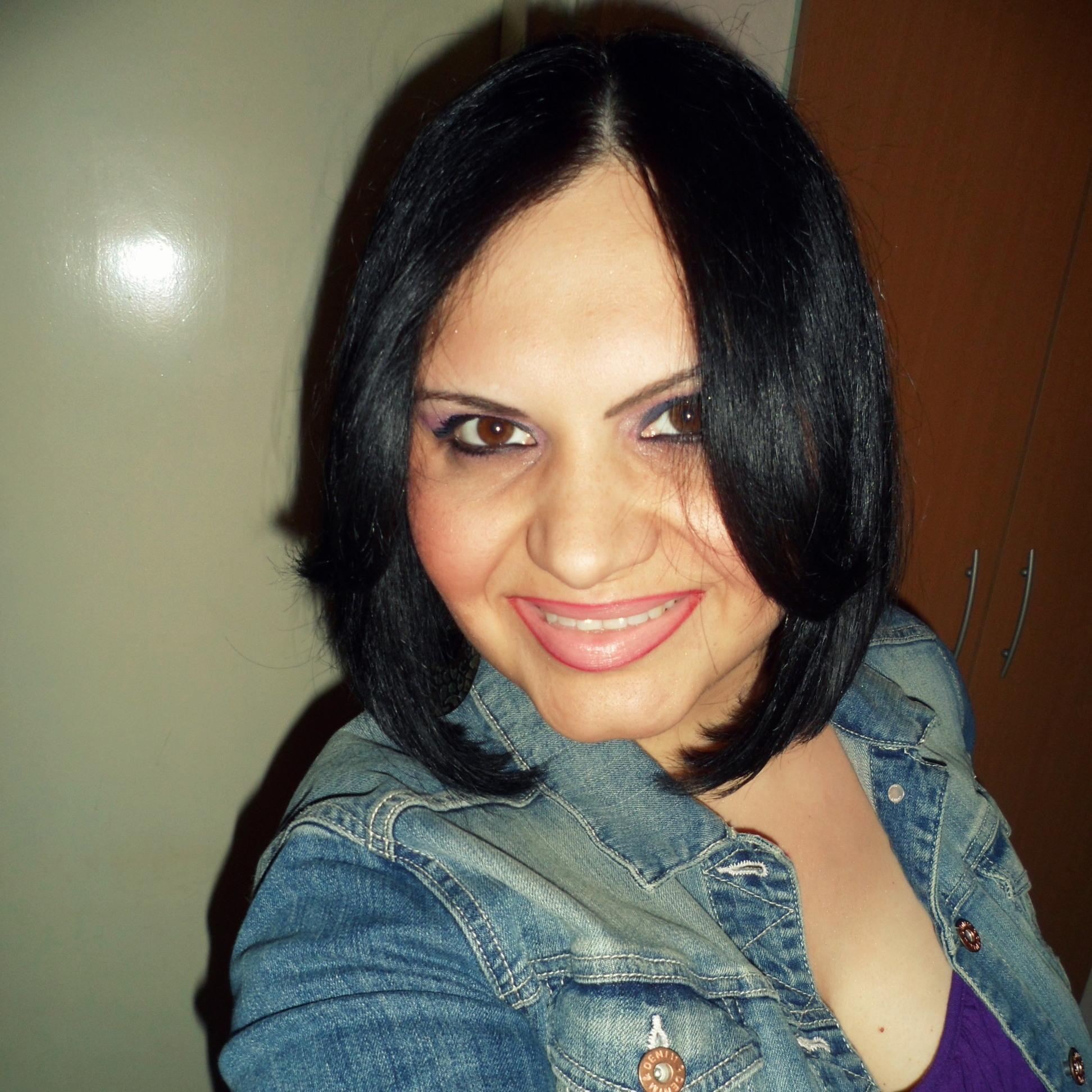 MissTija's profile picture. Internet, music, movie, books & social media lover. Incurable romantic. Always look on the bright side of life...lalalalala