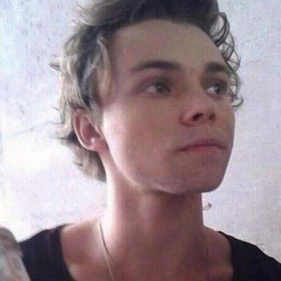 pull out my earpiece and i'll pull out your damn lungs