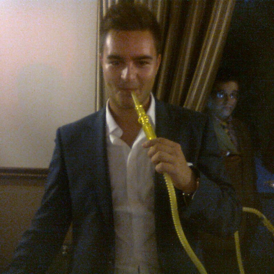 ManuelSucucu's profile picture. ¿Normal?¿Que es normal? En mi opinion lo norma es solo lo mediocre, la vida pertenece a aquellos individuos raro y excepcionales que se atreven a ser diferente