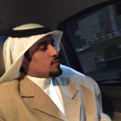‏مؤمن باختياراتي..فيلسوف أحيآنآ ۆ ااعترف بذلك ، لكن أتكلم بيقين و لا أتكلم ب توقعاات..أرسل مايروقني فقط. ! اعشـق المتععه