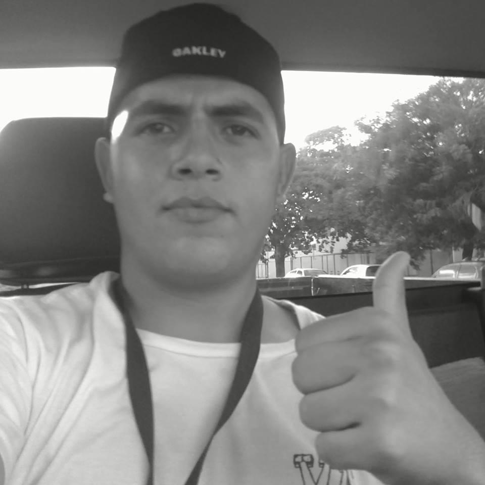 Venezolano de libre pensamiento, crítico, analítico, defensor de la verdad y la justicia, apoyando ideas que beneficien al mundo y a la humanidad.