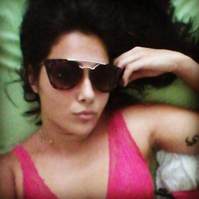 Que julguem, façam reclamações. A vida é complicada demais, pra se importar com opiniões de quem só conhece o que passa fora de ti.