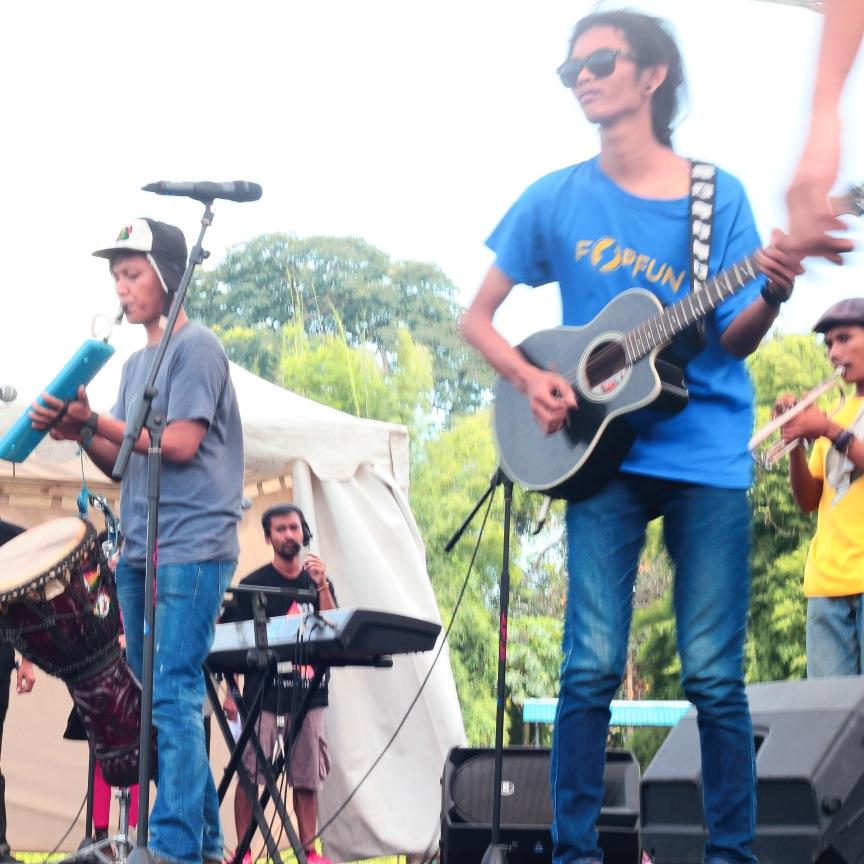 Official account of Soul Metta Band | Ska Rock Steady | Cp Nohing : 082244884269 | Email : soulmettaofficial@gmail.com ,Cc: noin16@gmail.com |