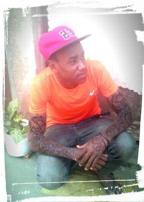 LeschoolBoy's profile picture. 