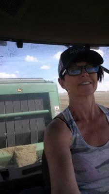 CarrieFlotre's profile picture. Small town girl born and bred;family most important*/likes simple life;loves farm life- my animals!!