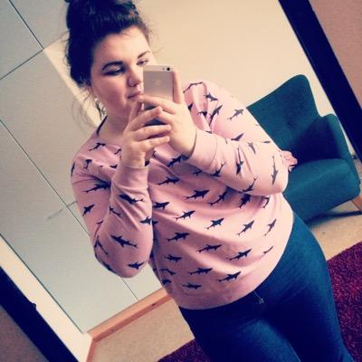 • 16 yo
• finland, jkl
• kikme: murmeli_ & snapme: venla_maatessa