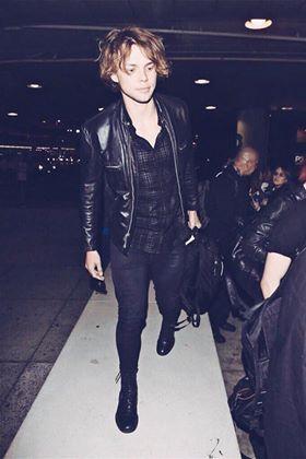 MisHeroesSon5's profile picture. Me Llamo Barbara Tengo 15 Como Lo Ven Soy Directioner Mi Devilidad Es Liam Unque Los Amo A Todos :) Mi Sueño Es Conocerlos Y Si Los Conosco Morire Feliz :3:3