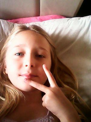 I love Taylor Swift and Ariana Grande and love Selena Gomez