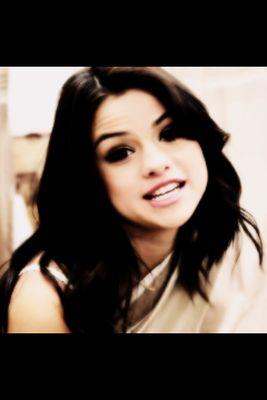 hi_grande's profile picture. nie jestem nowa 
please fback? 
♥